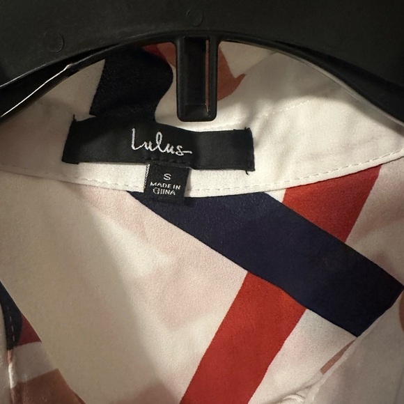 Lulus Camrose White Geometric Print‎ Button-Up Long Sleeve Blouse Size Small - Picture 6 of 9